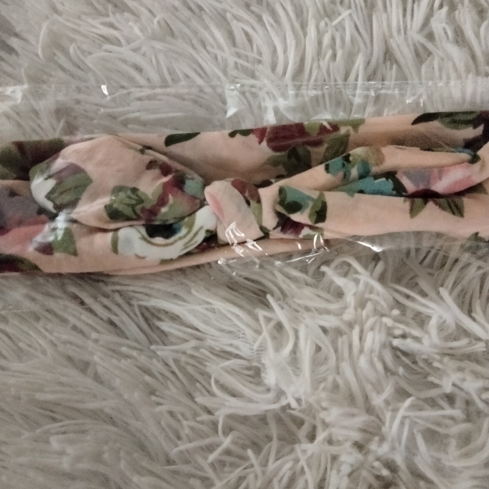 Rockability Headwrap - Picture 5 of 5